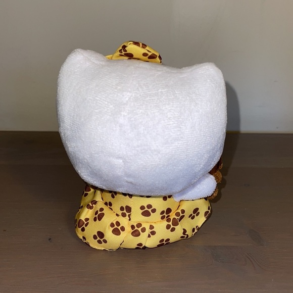Sanrio Hello Kitty Safari Plush Stuffie - Picture 4 of 8